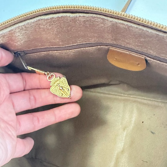 Gucci Cream and Tan Shoulder Bag - Picture 9 of 16